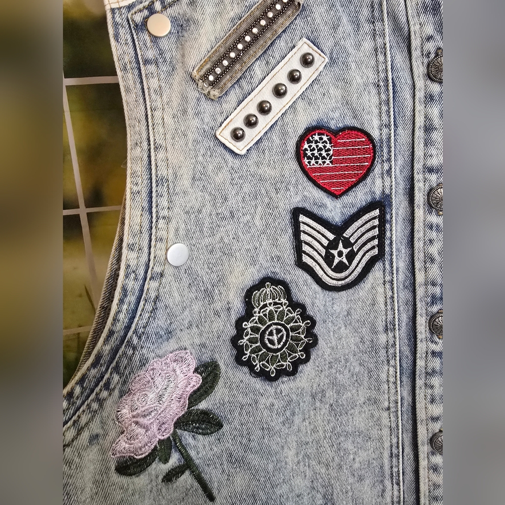 POL Denim Patchwork Embroidered Studded Fishnet Button-Up Vest – Size Small, NWT - Picture 8 of 10